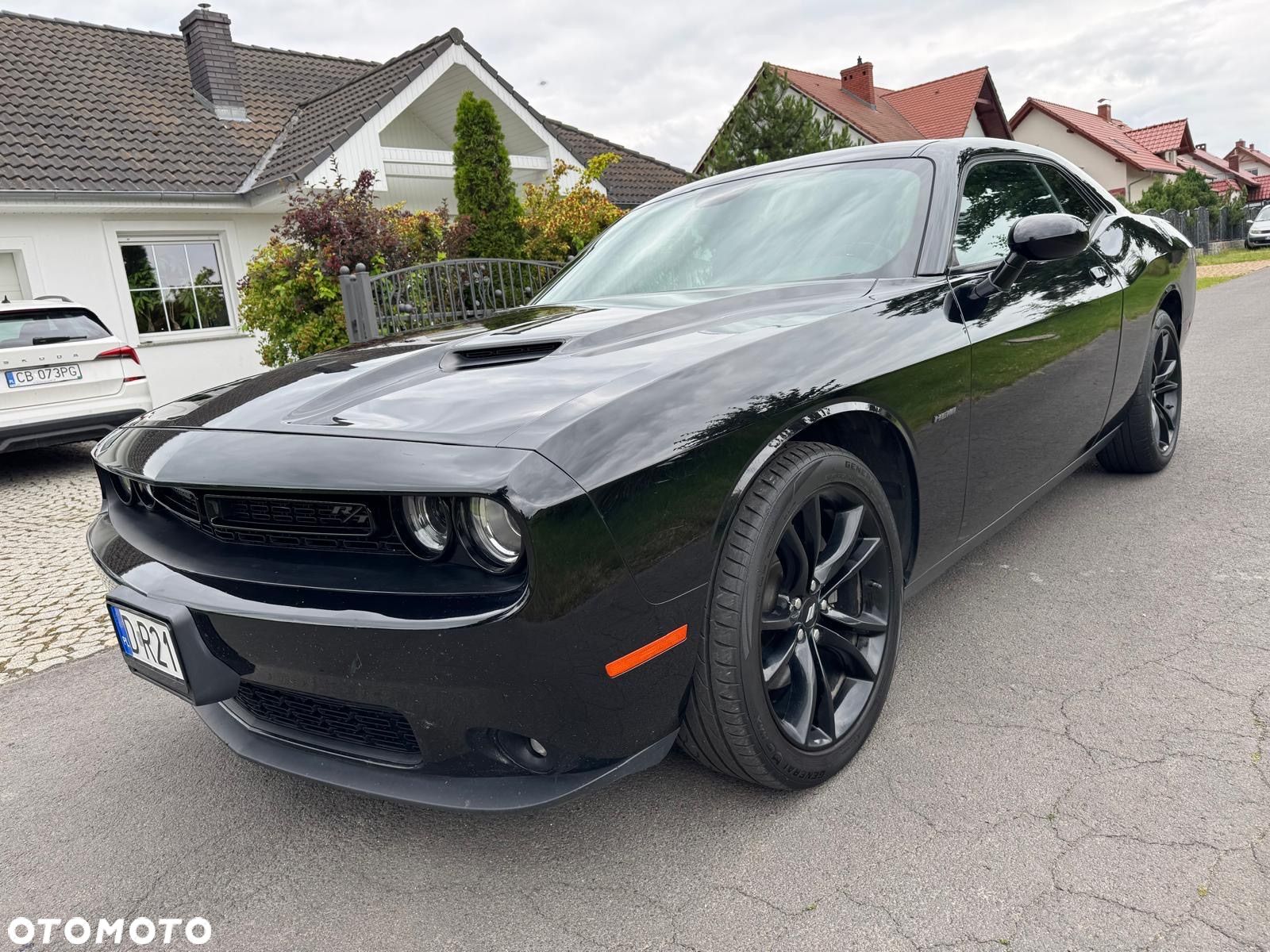 Dodge Challenger - 1