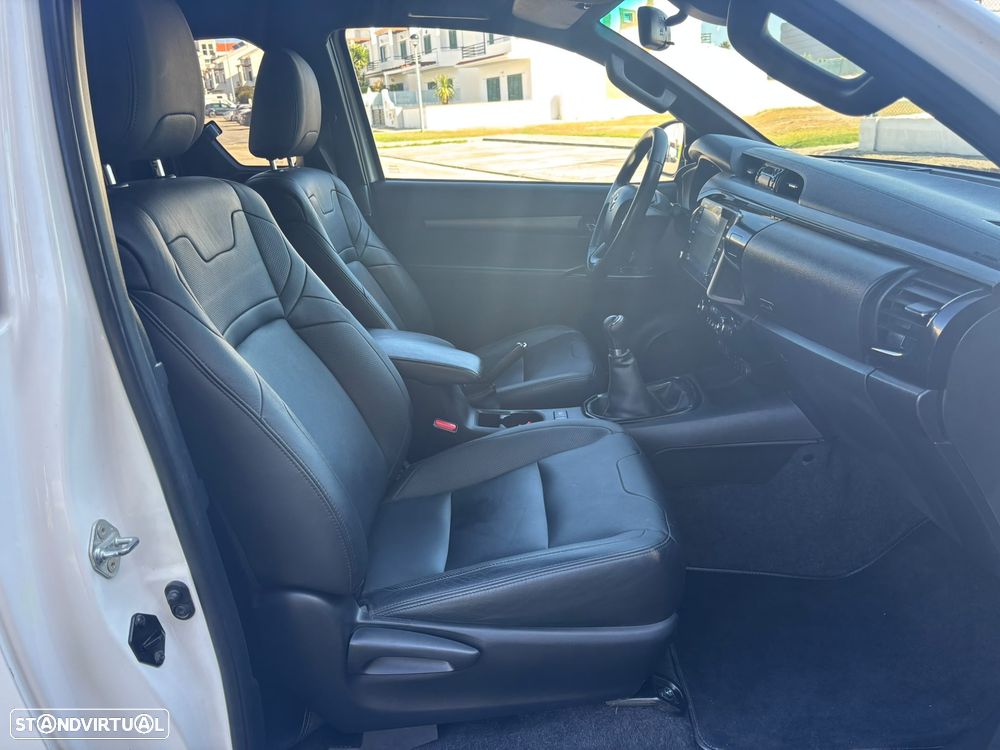 Toyota HILUX 2.8 204cv - 4 LUG - GPS - CÂMERA - 13