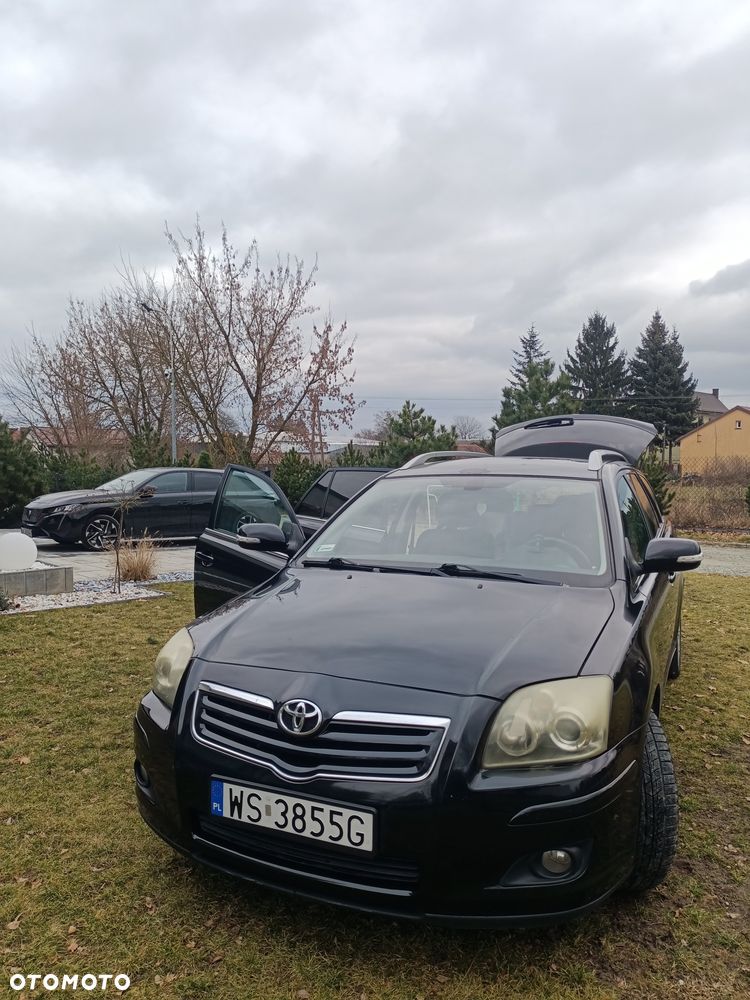 Toyota Avensis - 1
