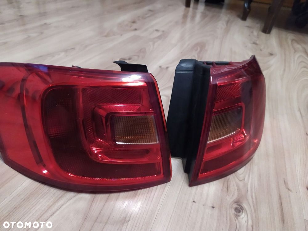 VW JETTA 5C TYLNA LAMPA LEWA PRAWA - 1