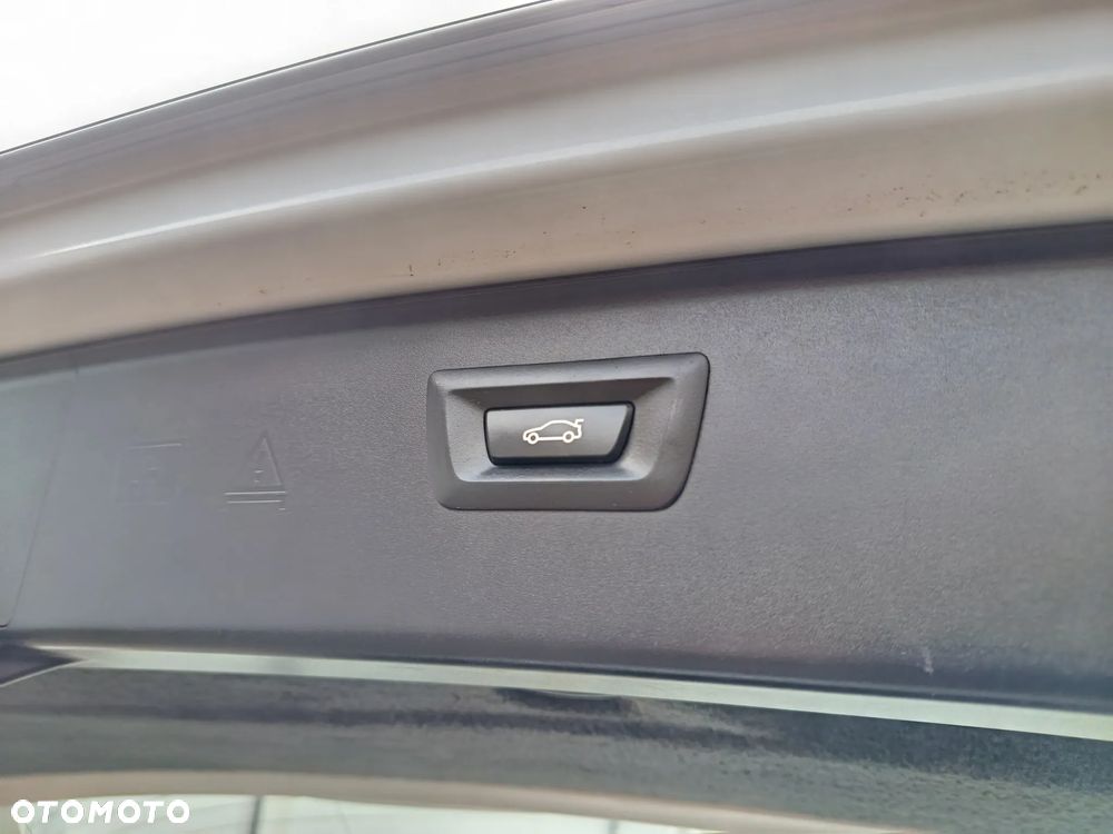 BMW Seria 5 520d xDrive Luxury Line - 27