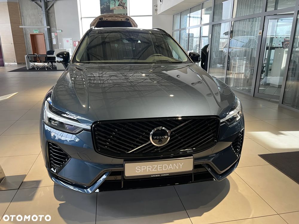 Volvo XC 60 T6 Plug-In Hybrid AWD Ultra Dark - 6