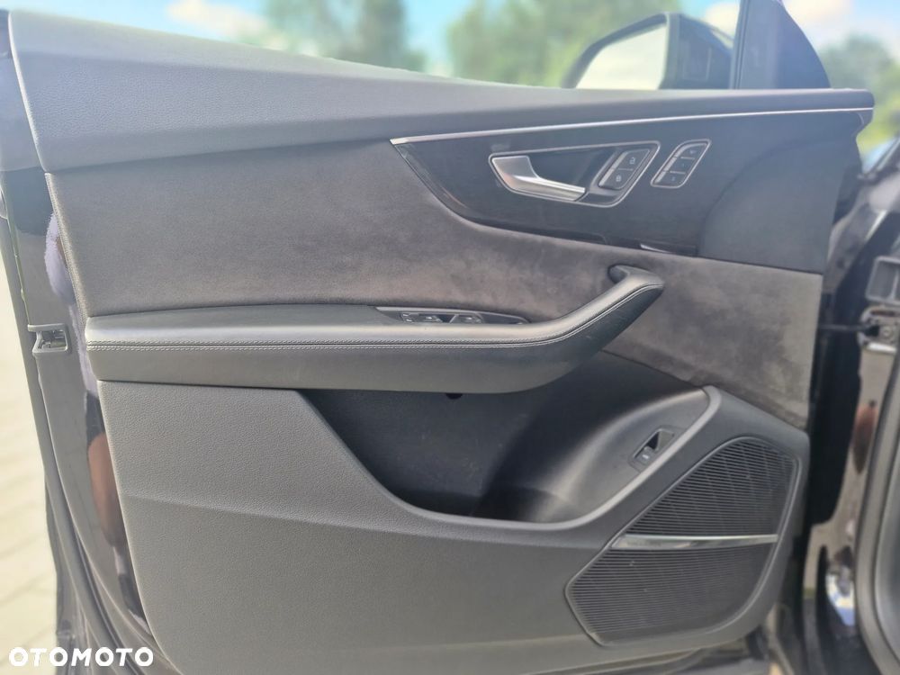 Audi Q8 55 TFSI quattro tiptronic competition plus - 23
