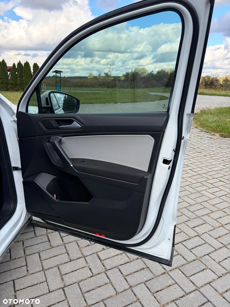 Volkswagen Tiguan - 31