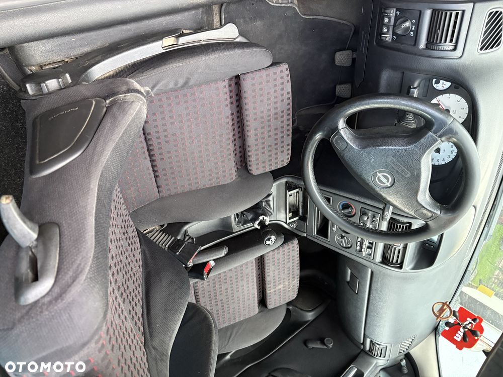 Opel Astra - 1