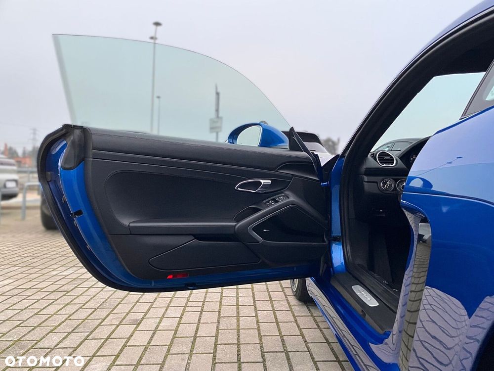 Porsche 718 Cayman - 22