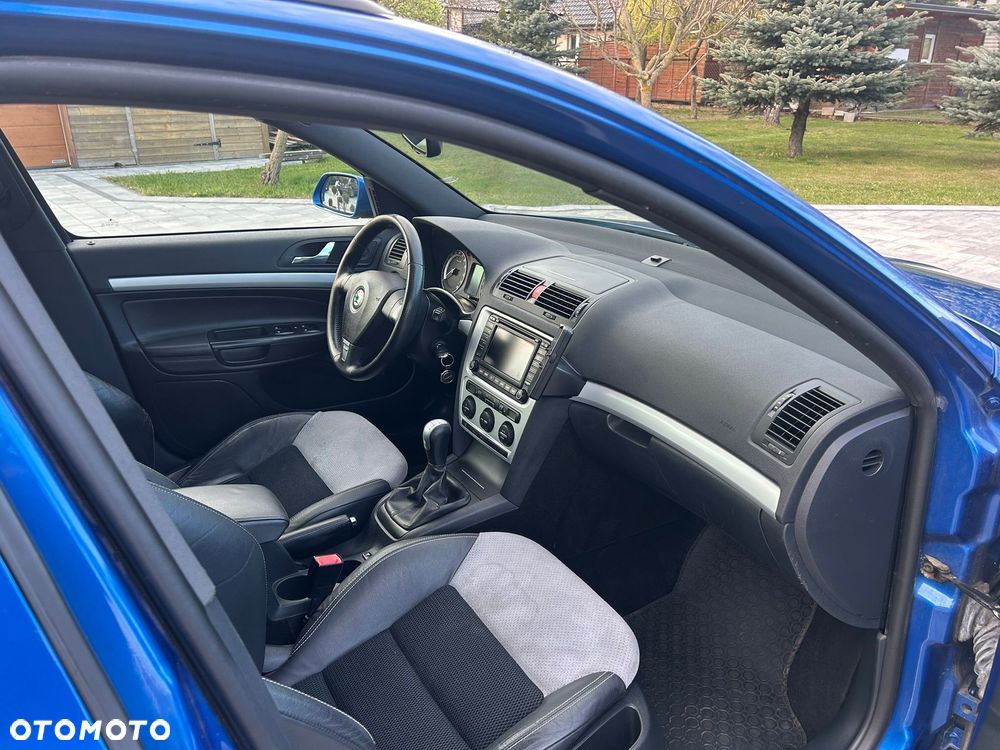 Skoda Octavia 2.0 TDI RS - 10