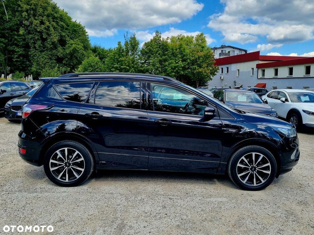 Ford Kuga 1.5 EcoBoost 2x4 ST-Line - 4
