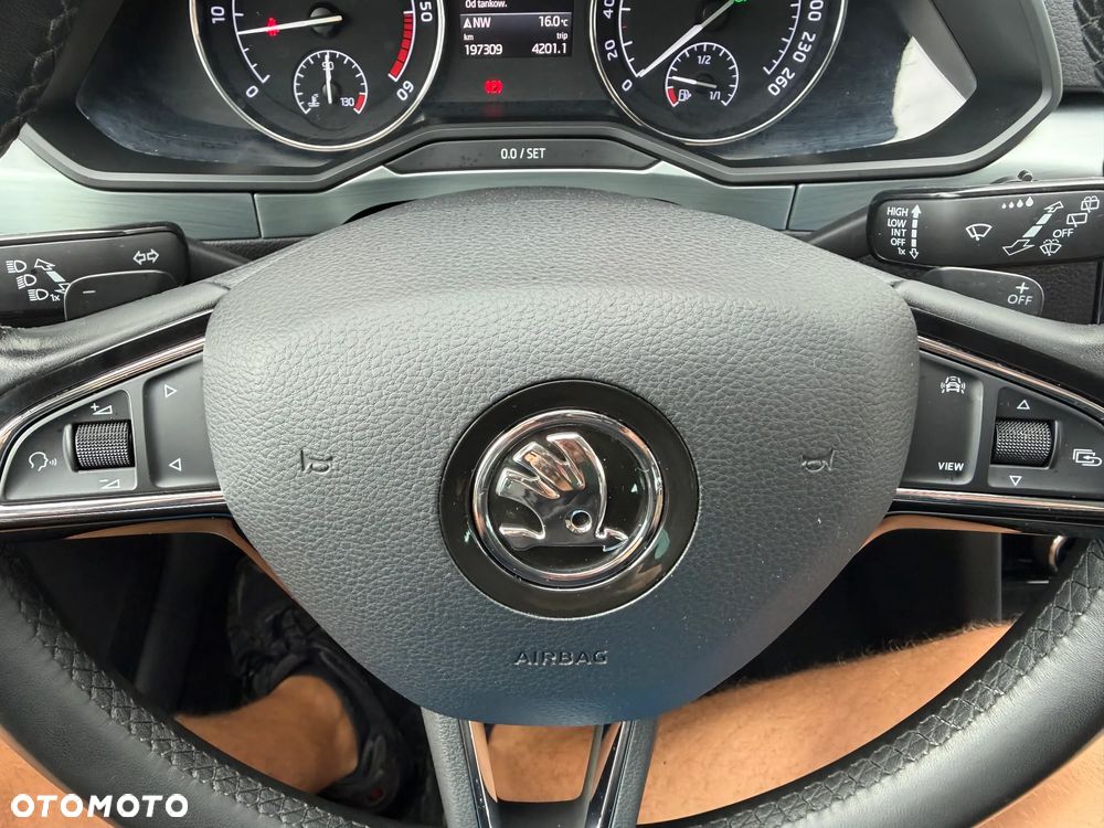 Skoda Superb 2.0 TDI DSG Style - 10