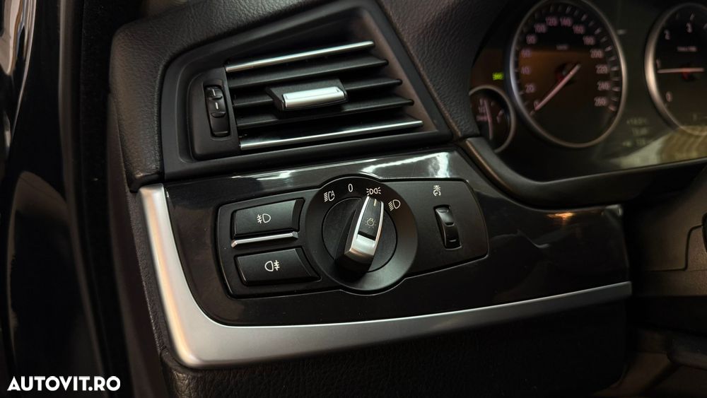 BMW Seria 5 520d - 24