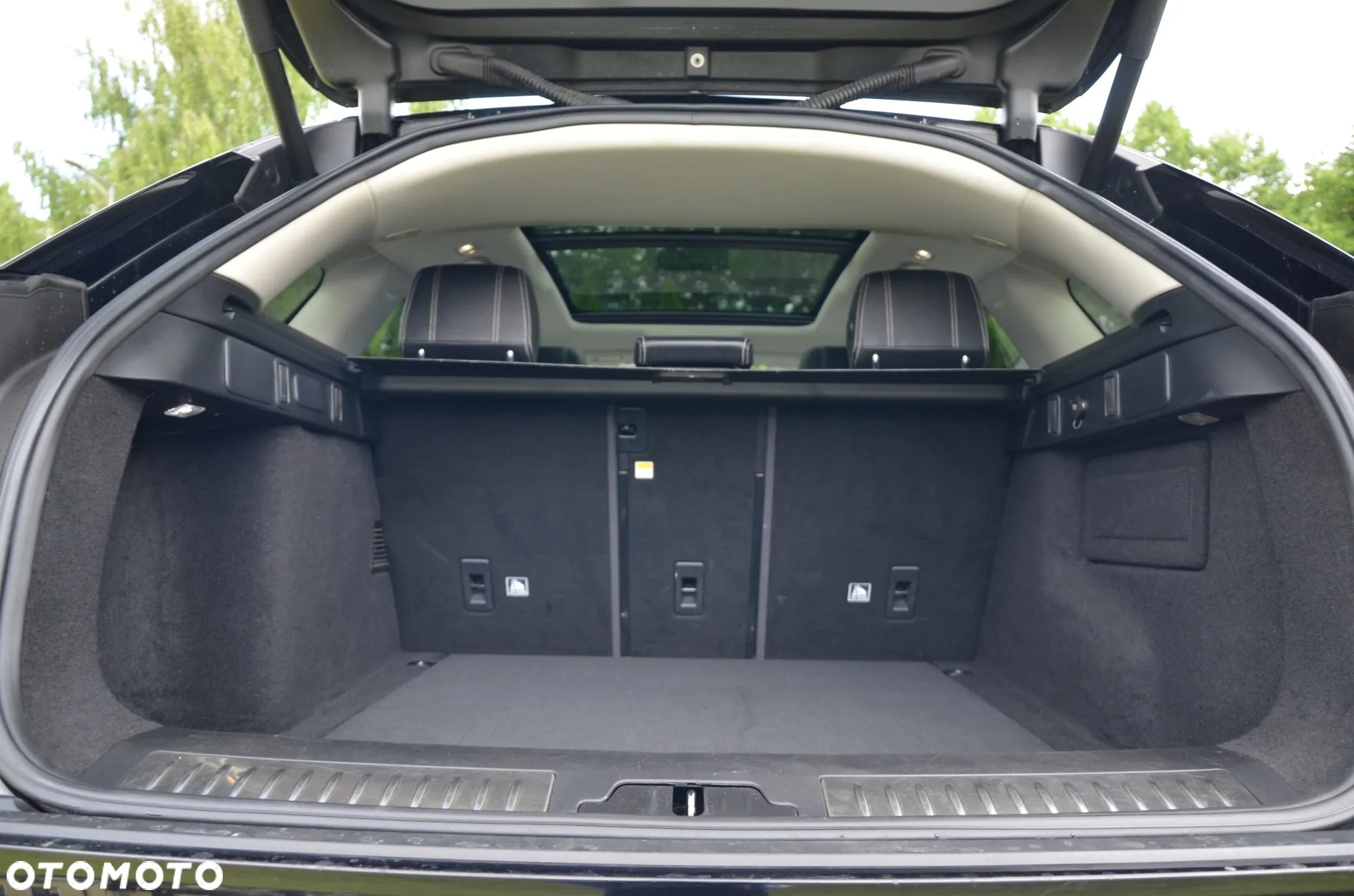 Land Rover Range Rover Velar 2.0 SD4 R-Dynamic HSE - 27