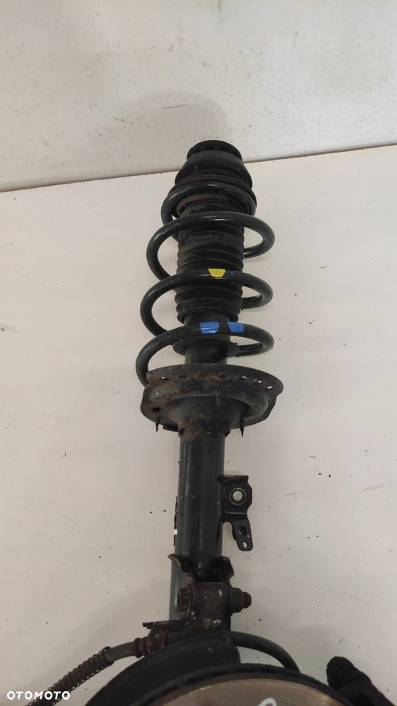 KIA VENGA LIFT MCPHERSON PRAWY ZWROTNICA 15-19 - 2