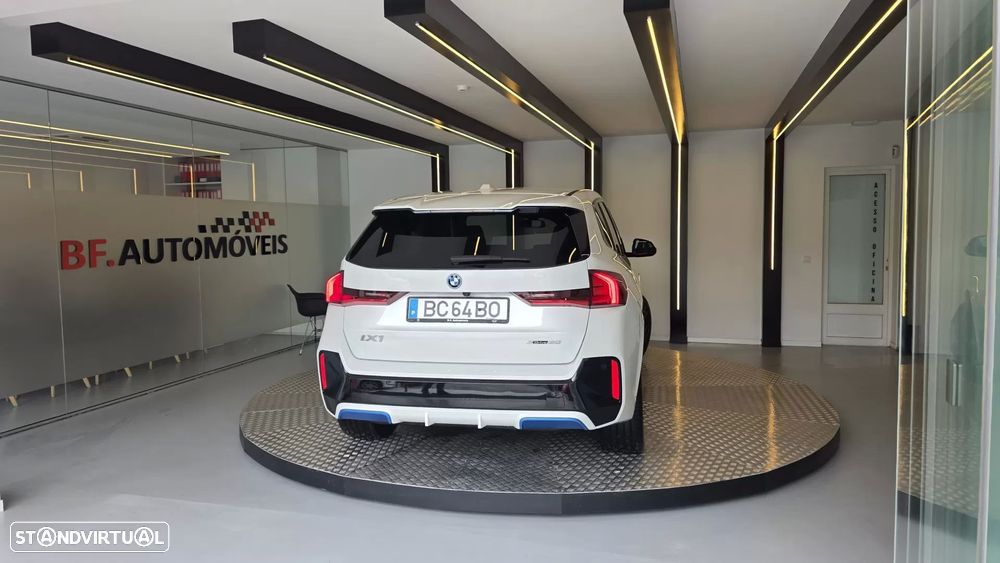 BMW iX1 xDrive30 Pack Desportivo M - 17