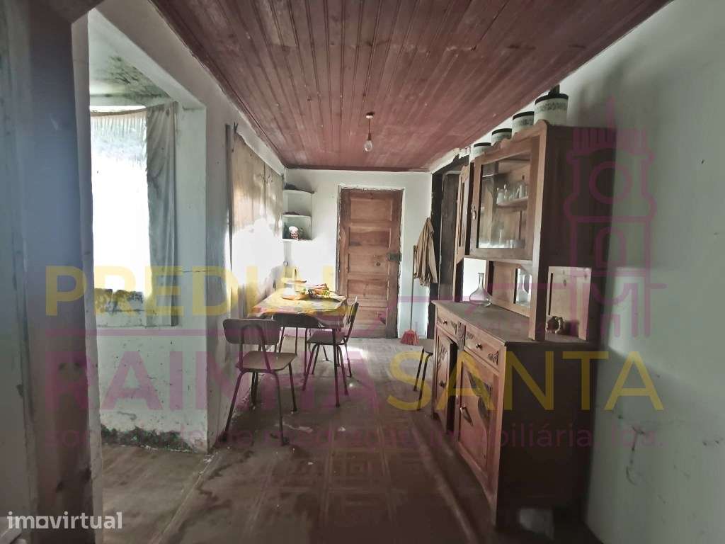 Moradia T3 a nível de Rés do chão, com lojas, anexos e terreno - Ar... - Grande imagem: 4/23