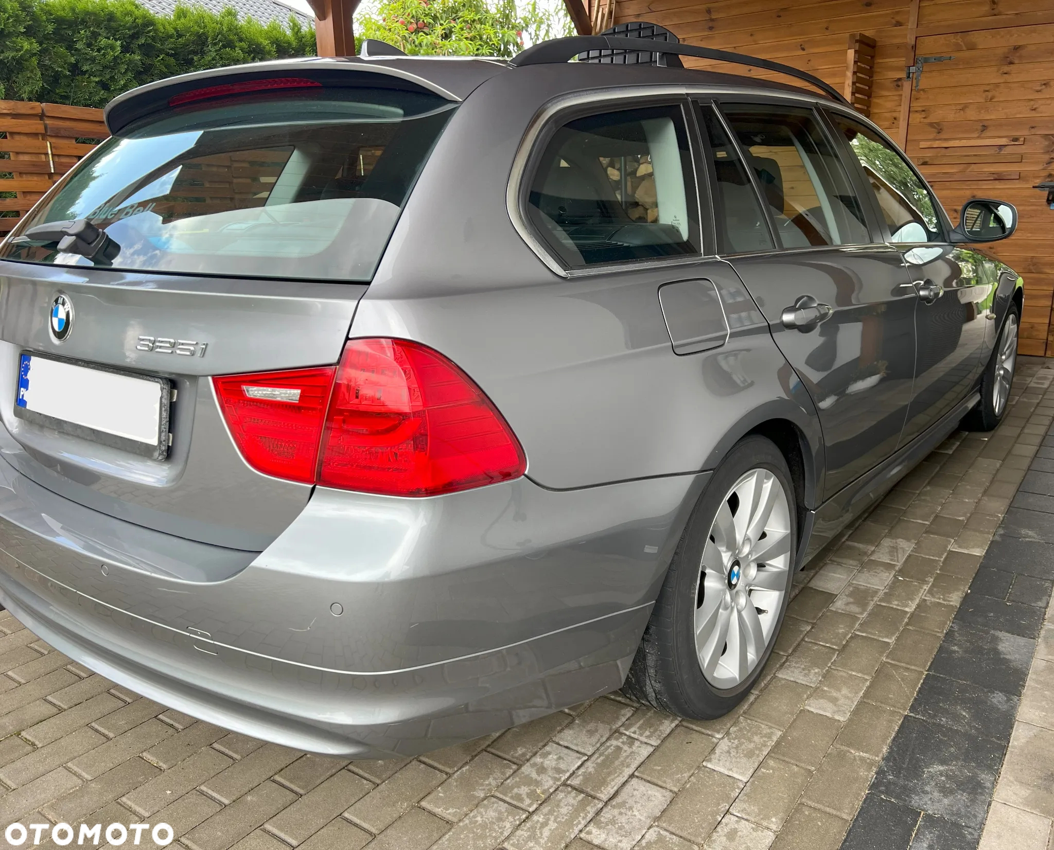 BMW Seria 3 325i Touring - 14