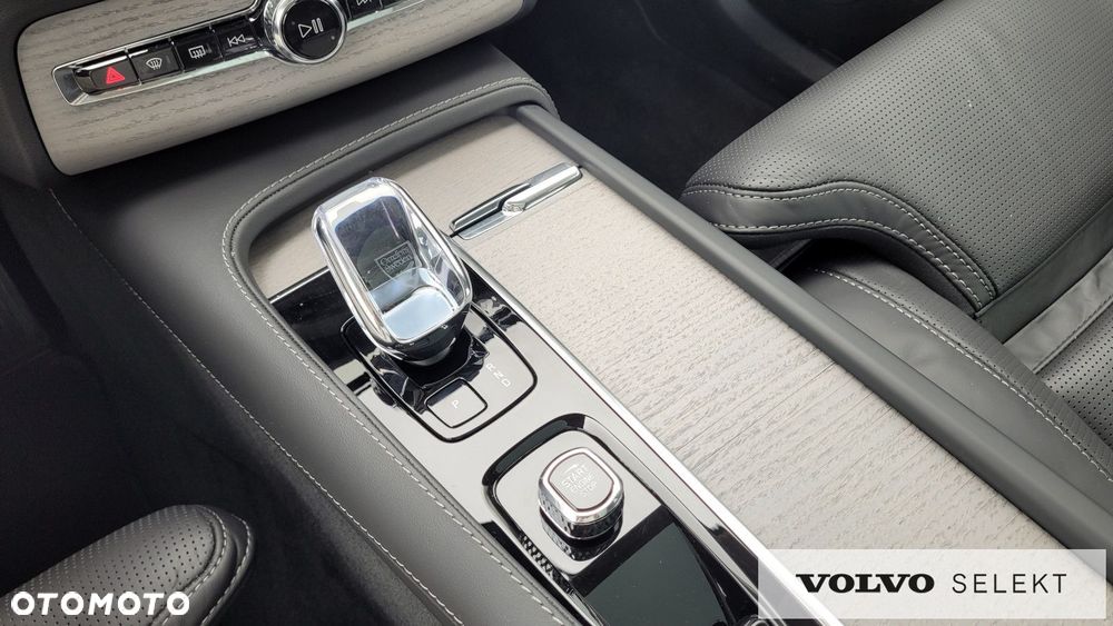 Volvo XC 90 - 40