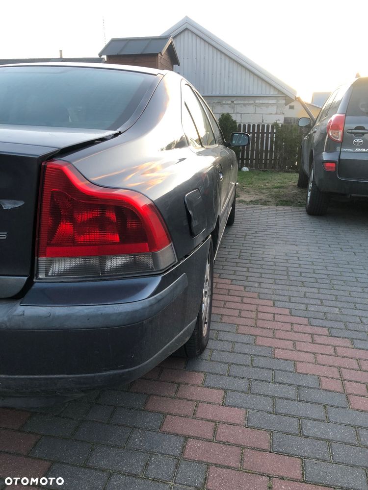 Volvo S60 2.4 D5 - 4