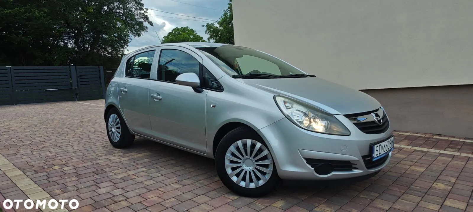 Opel Corsa 1.4 16V Innovation 110 Jahre - 3