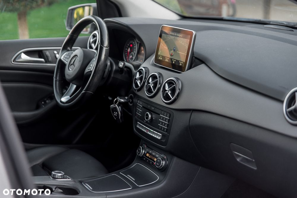 Mercedes-Benz Klasa B 180 7G-DCT Style - 21