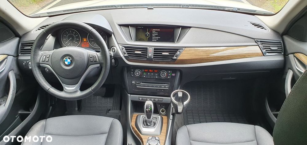 BMW X1 xDrive28i Sport Line - 9