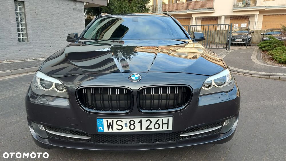 BMW Seria 5 528i Touring Sport-Aut - 9