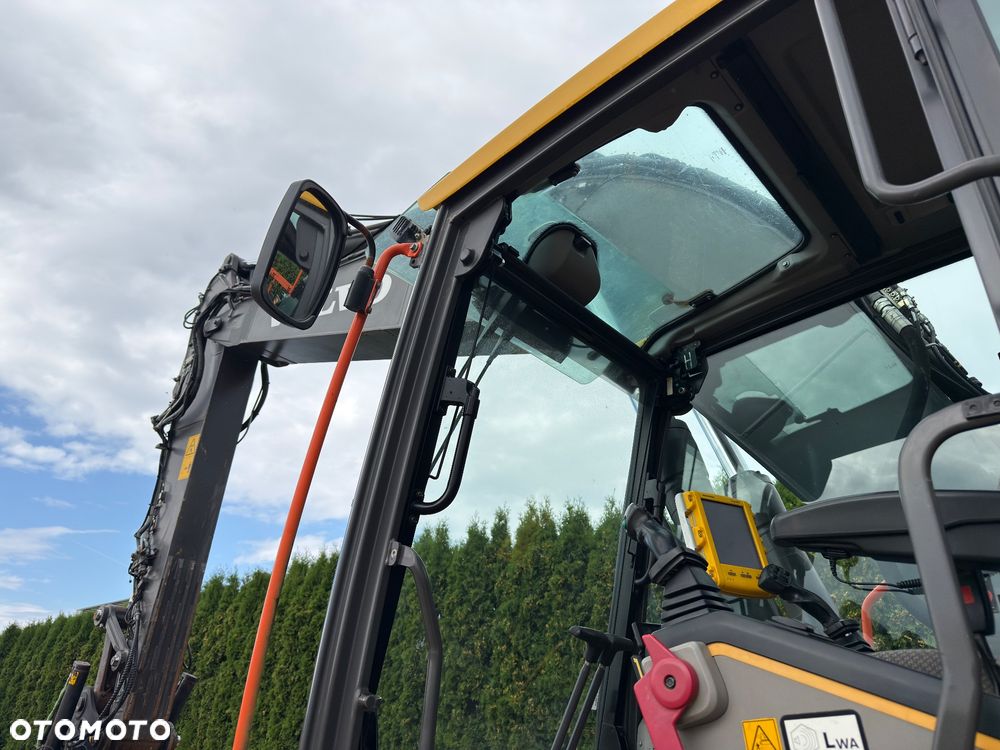 Volvo EC 220 EL - 37