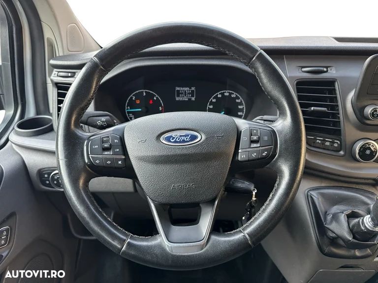 Ford Tourneo Custom - 14
