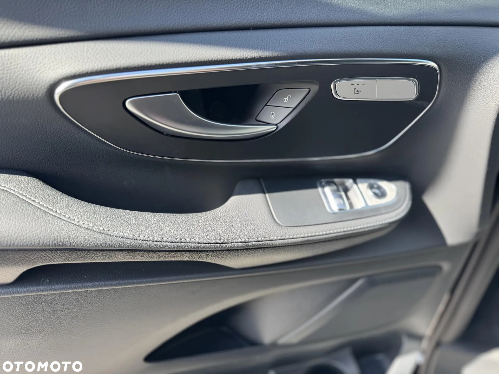 Mercedes-Benz Klasa V 300 extralang 9G-TRONIC Avantgarde - 18