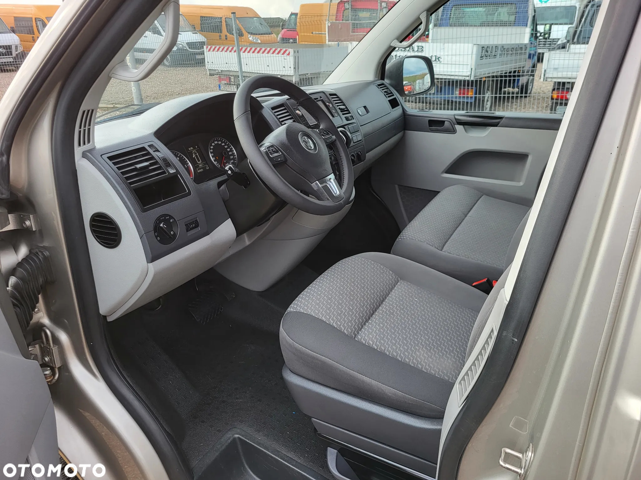 Volkswagen Transporter T5 DSG Doka Lang Comfortline - 16