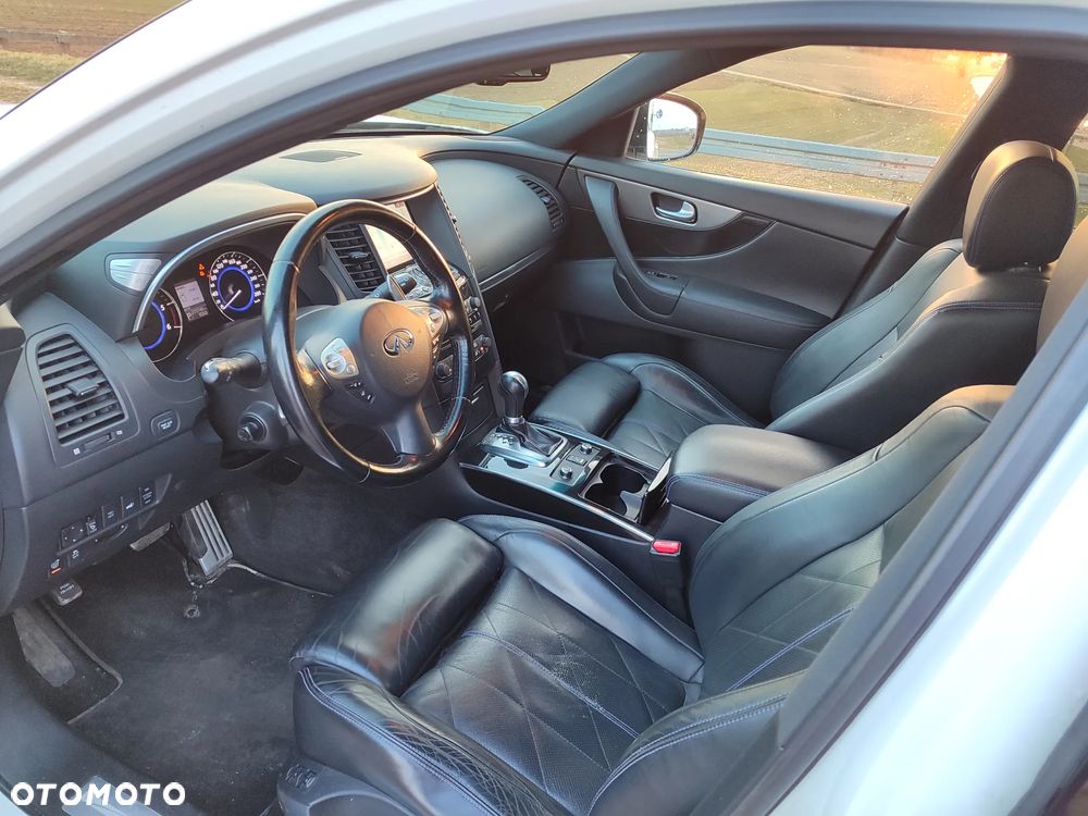 Infiniti Q70 3.0d S - 19