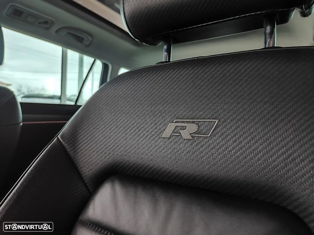VW Passat Variant 2.0 TDi R-Line DSG - 26