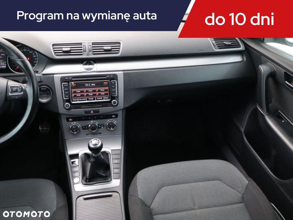 Volkswagen Passat - 10