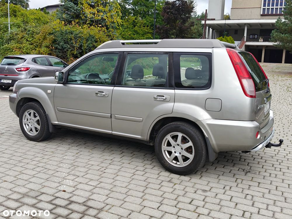 Nissan X-Trail 2.0 4x4 Comfort - 29