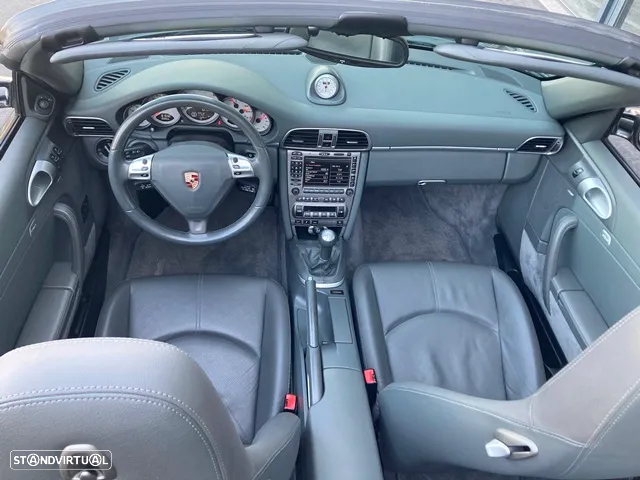 Porsche 911 (997) Carrera 4 S - 11