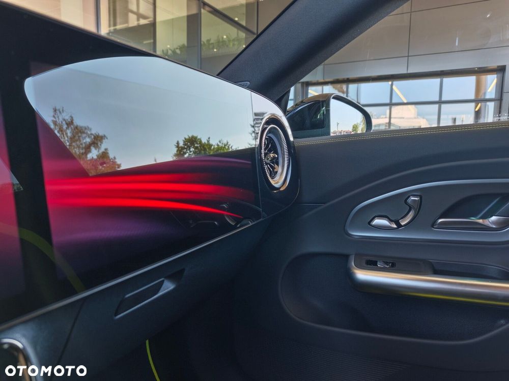 Mercedes-Benz CLA - 27