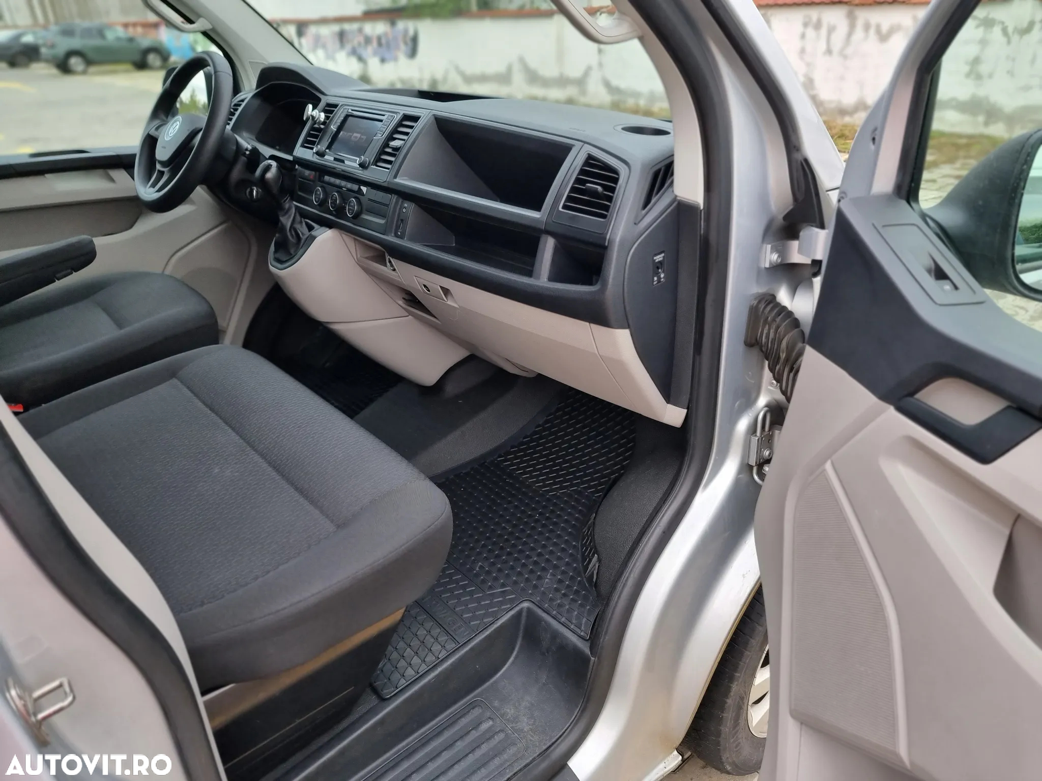 Volkswagen Caravelle T6 2.0 TDI KR Comfortline DSG - 11