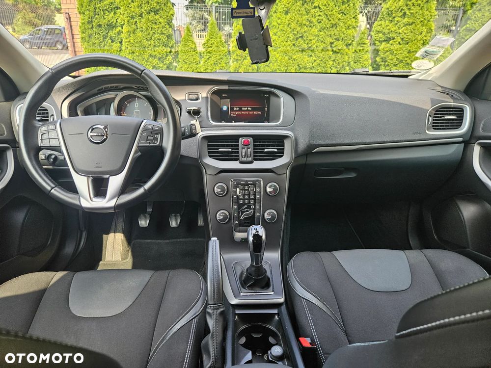 Volvo V40 D2 Momentum - 16