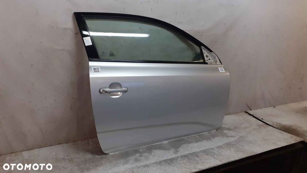 /  DRZWI PRZÓD PRZEDNIE PRAWE KIA PROCEED CEED 3D 3 DRZWI SREBRNE 9S - 4