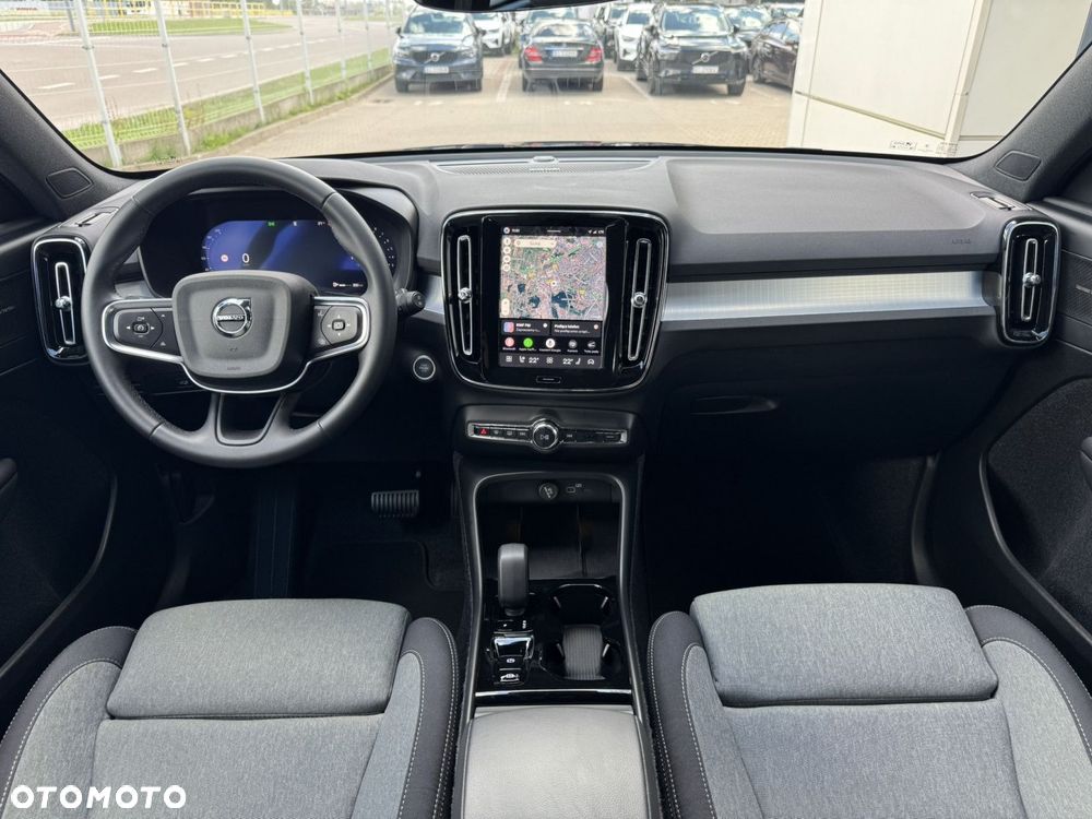 Volvo XC 40 B3 Plus Dark - 17