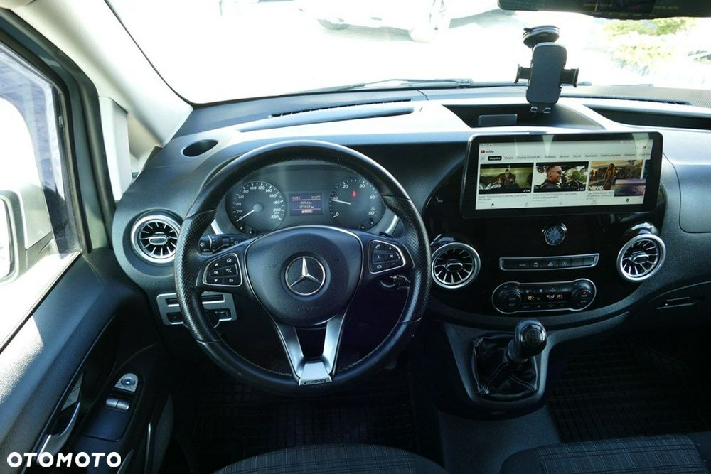 Mercedes-Benz Klasa V - 24