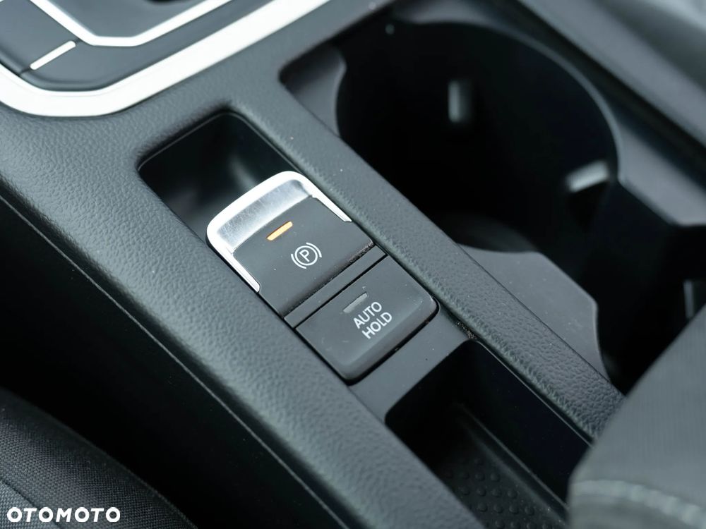 Volkswagen Passat 1.5 TSI EVO Business DSG - 34