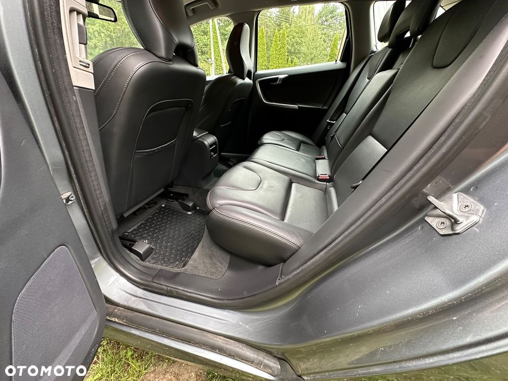 Volvo XC 60 D3 Drive-E Momentum - 16