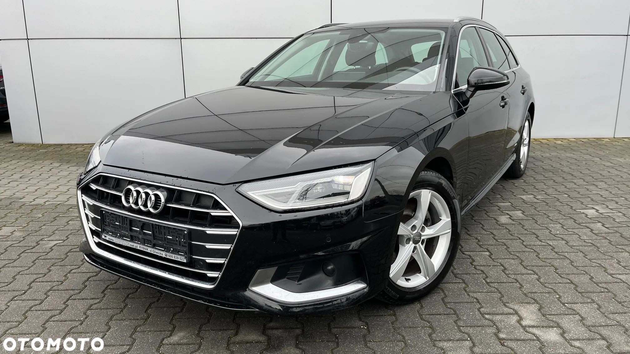 Audi A4 - 1