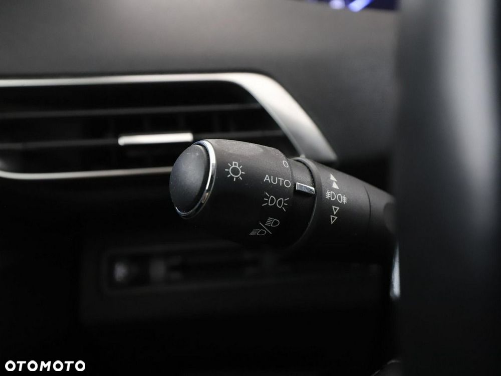 Peugeot 3008 1.2 PureTech Allure S&S EAT8 - 35