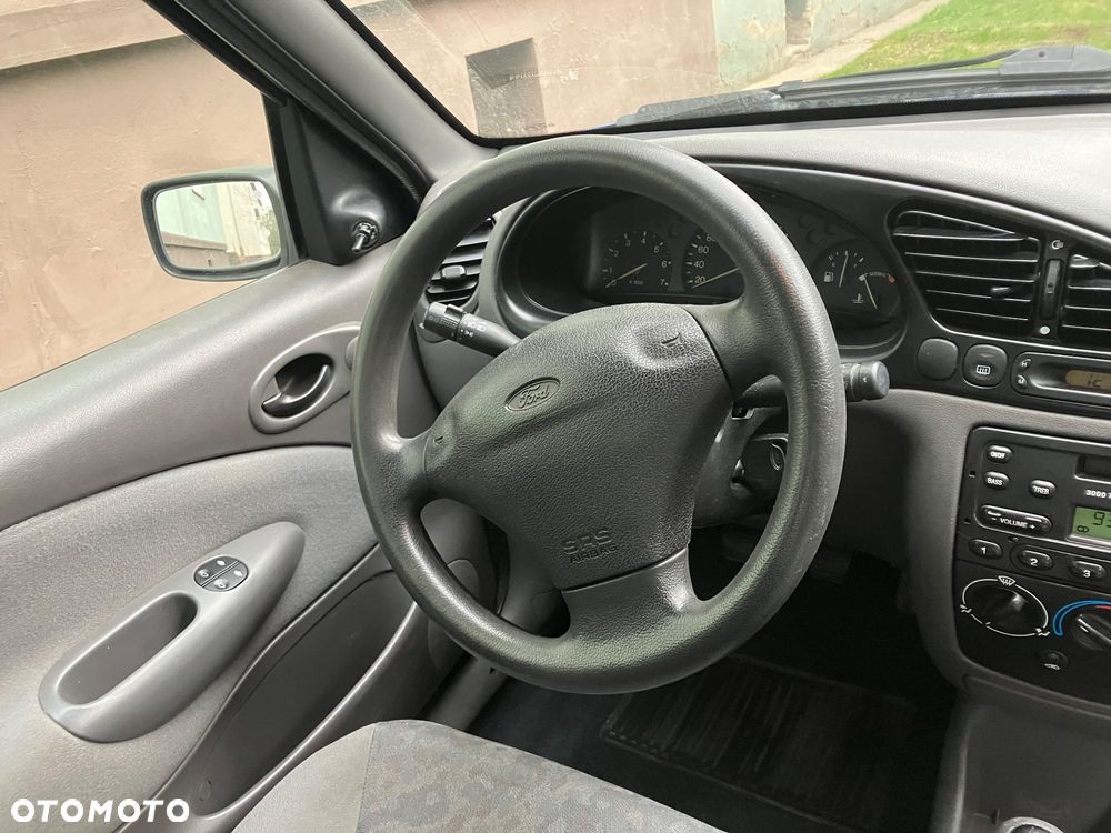 Ford Fiesta - 13