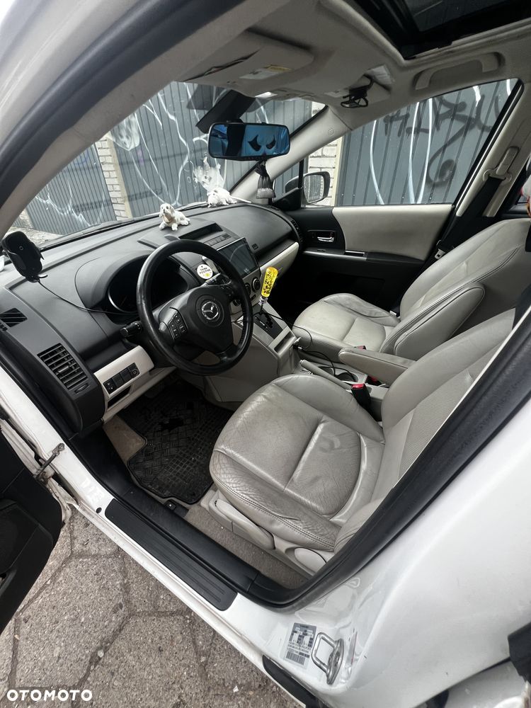 Mazda 5 - 8