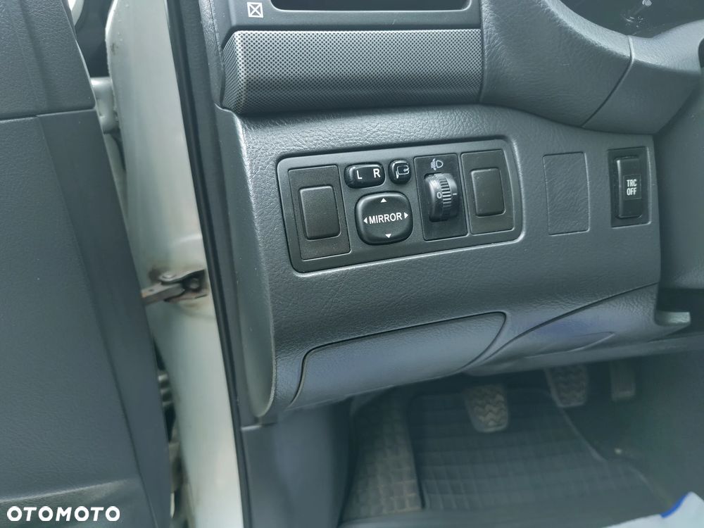 Toyota Avensis - 10