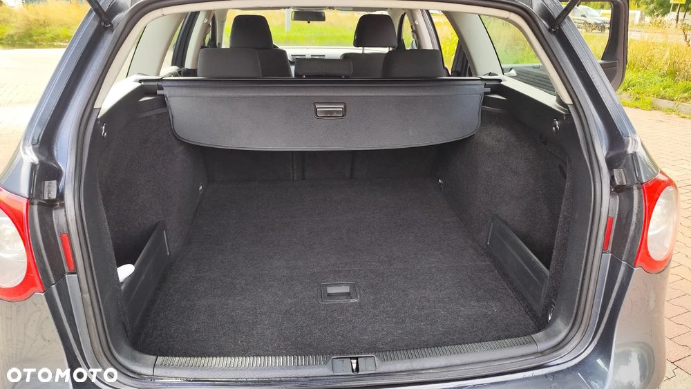 Volkswagen Passat 2.0 TDI Comfortline - 8