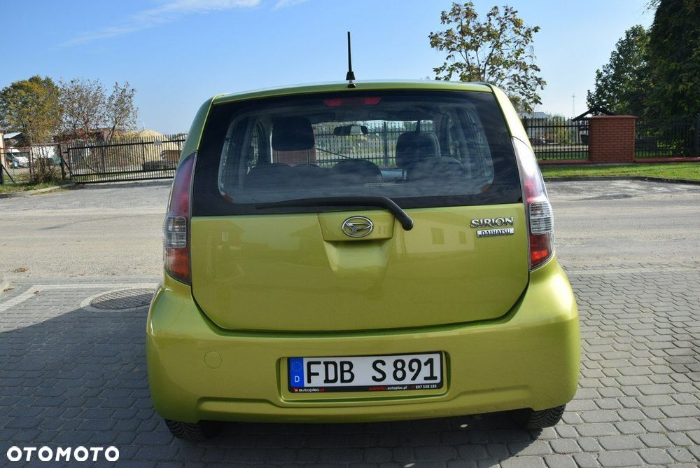 Daihatsu Sirion - 12