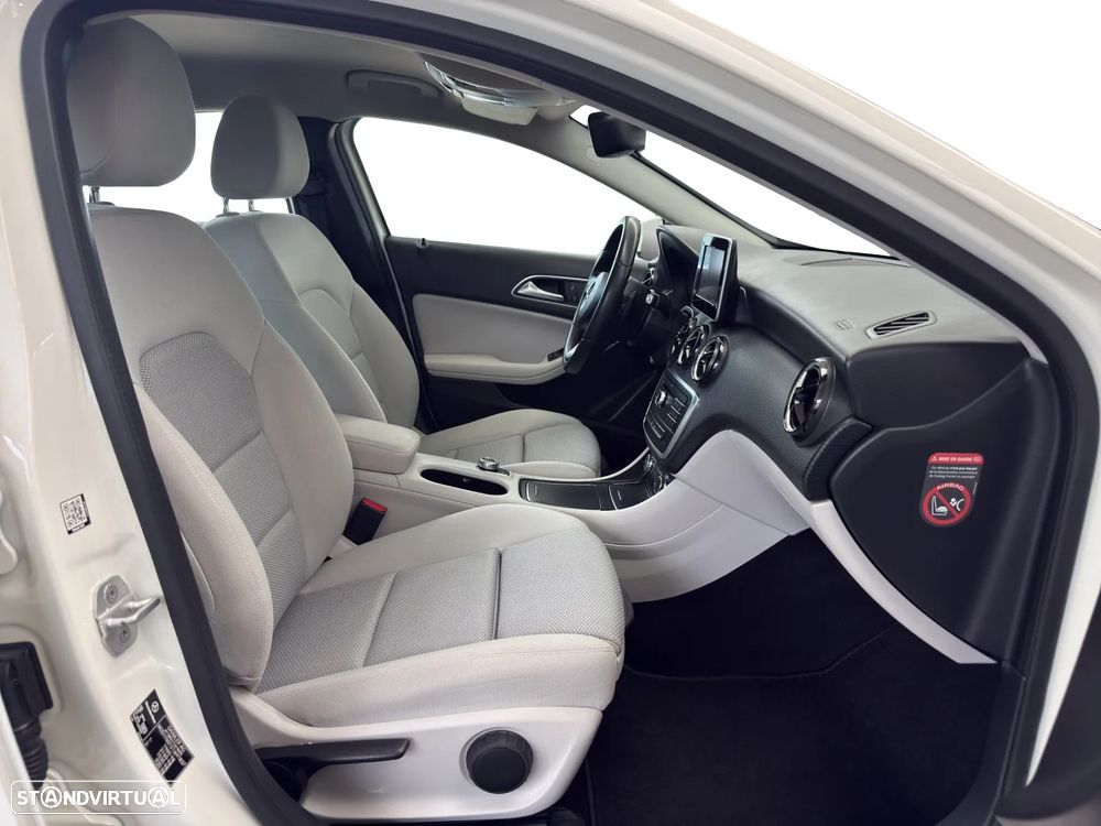 Mercedes-Benz A 180 d 7G DCT - 15